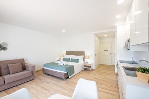 1 soverom, safe på rommet, strykejern/-brett og wi-fi (inkludert)