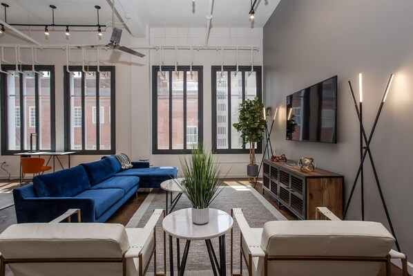 TV, Netflix, Hulu, streaming services - Prime Location | Stylish Downtown FTW Penthouse (Fort Worth)