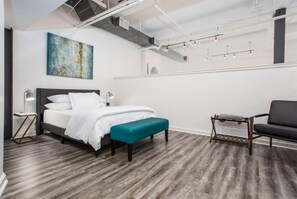1 bedroom, desk, iron/ironing board, free WiFi - Prime Location | Stylish Downtown FTW Penthouse (Fort Worth)
