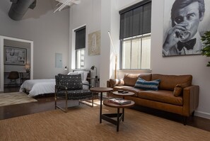 1 bedroom, iron/ironing board, free WiFi, bed sheets - Historic Kress Loft | Sundance Square Fort Worth (Fort Worth)