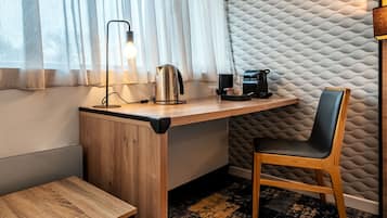 Habitación doble superior | Ropa de cama hipoalergénica, edredón y escritorio