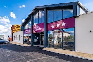 Exterior - Hôtel Le Cyrano (Bergerac)