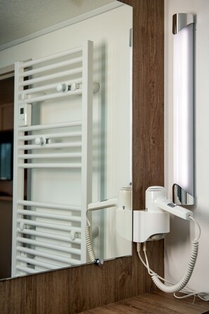 Kahden hengen superior-huone | Kylpyhuone | Hiustenkuivaaja, pyyhkeet