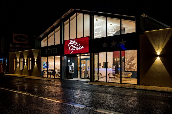 Vista frontal de la propiedad