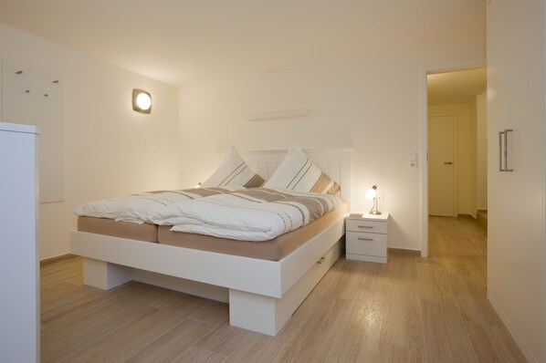 2 bedrooms, travel cot, free WiFi, bed sheets - Apartment 2 City center, central, close to the beach and quiet (Norderney)