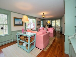 Smart TV, fireplace, DVD player, books