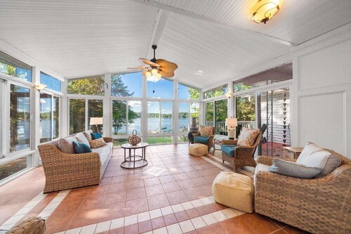 Relaxing Waterfront w/ Dock, Easy Drive, On the Lake