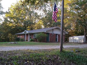 Exterior - Near Enid Lake and minutes to Ole Miss Campus (Water Valley)