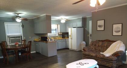 Near Enid Lake and minutes to Ole Miss Campus