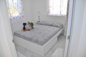 1 غرفة نوم ومكواة/لوح كي وواي فاي مجانًا وملاءات أسرّة