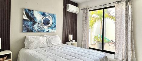 2 chambres, chambres insonorisées, fer et planche à repasser