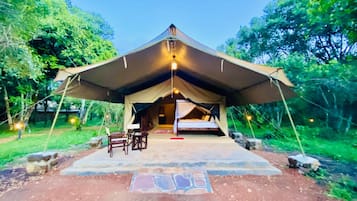 Standard Tent | Free WiFi, bed sheets