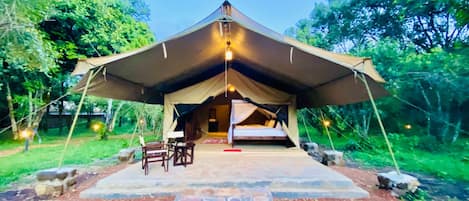 Standard Tent | Free WiFi, bed sheets