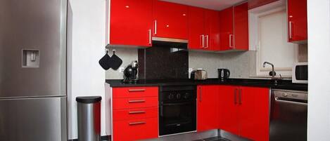 Réfrigérateur, micro-ondes, four, lave-vaisselle