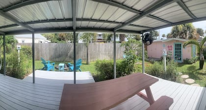 “SWEETPEA’S PARADISE”- 2 Bedroom, 2 Bath, Key West Style Cottage, Perfect Locale