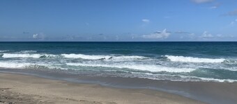 “SWEETPEA’S PARADISE”- 2 Bedroom, 2 Bath, Key West Style Cottage, Perfect Locale