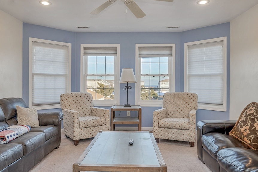 Luxurious Beach Home With Indoor Pool Access! Steps From The Beach - Virginia Beach, VA