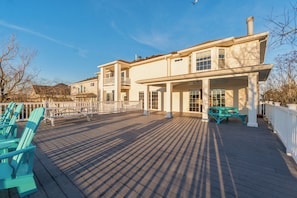 Outdoor dining - Luxurious Beach Home with Indoor Pool Access! Steps from the Beach (Virginia Beach)