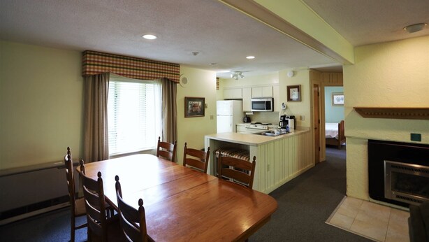 Condo (Inns of WV 201, 2 bd, Waterville Vall) | Private kitchen - Inns of WV 201, 2 bd, Waterville Valley (Waterville Valley)