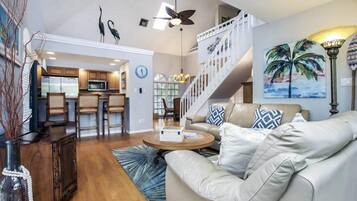 Rumah (Osprey Nest) | Ruang keluarga | Monitor komputer