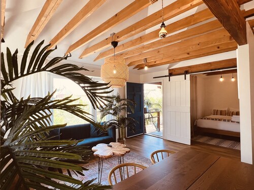 Designed by an LA based architect with a front yard in the heart of LA.