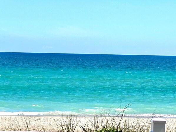 Beach nearby, sun-loungers, beach towels