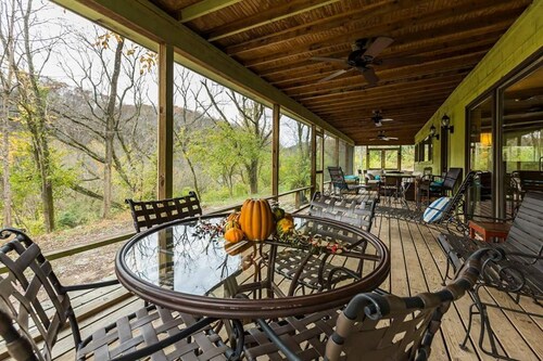 Rural Kentucky River Palisades Cabin/Past Distilry