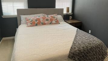 1 chambre, bureau, fer et planche à repasser, Wi-Fi