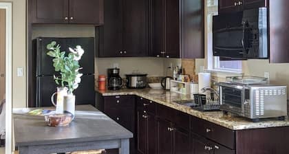 South Reno-Tahoe quiet, modern 1 bedroom apartment