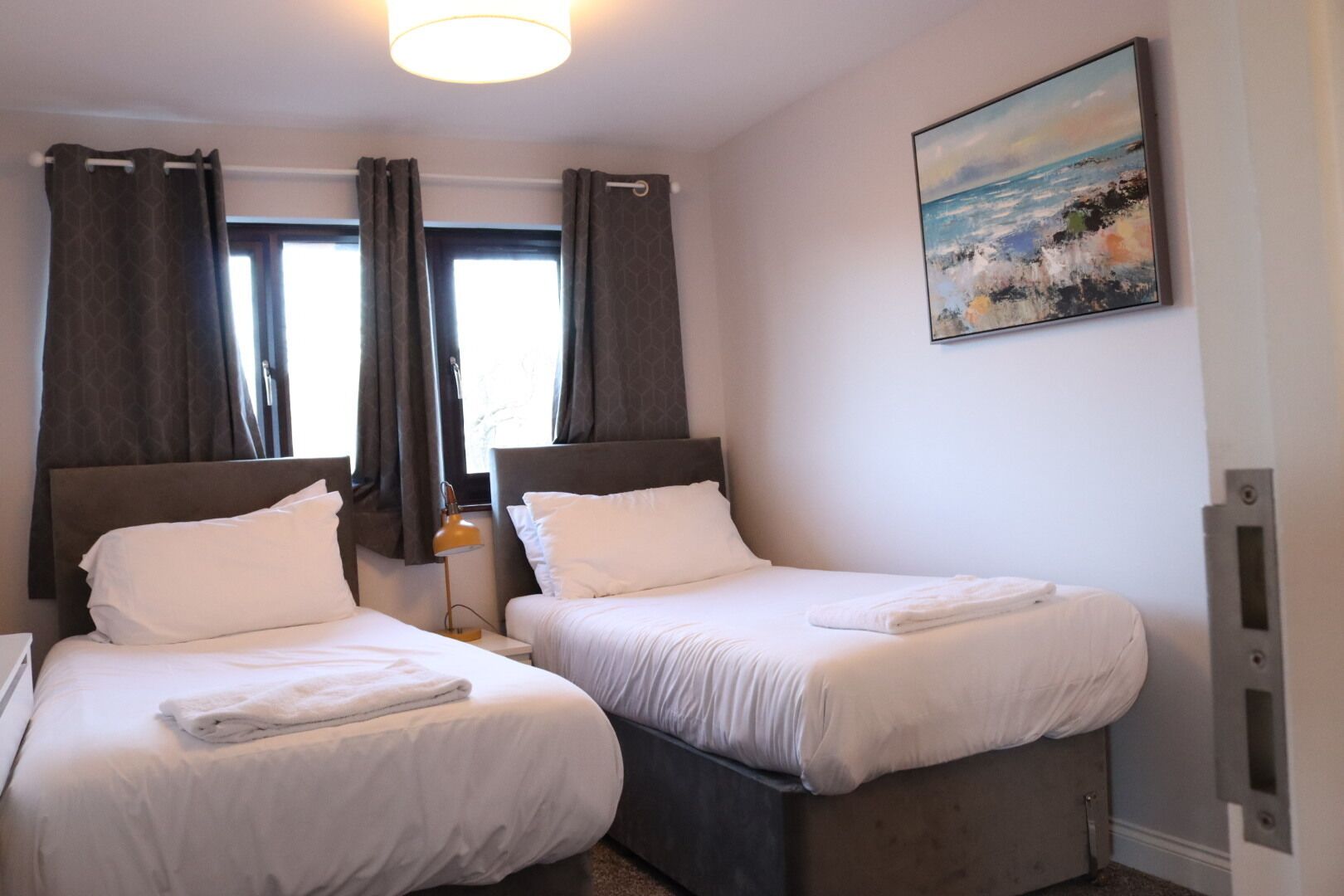 2 bedrooms, desk, iron/ironing board