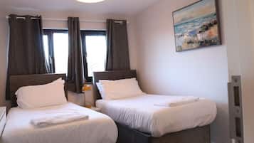 2 bedrooms, desk, iron/ironing board