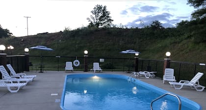 The Tompkinsville Inn