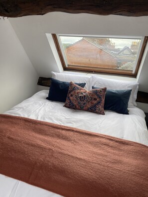 4 habitaciones, tabla de planchar con plancha y cuna de viaje