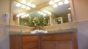 Bathroom - Inns of WV 301, 2bd, Waterville Valley (Waterville Valley)