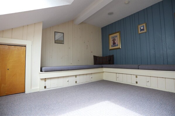 Condo (Inns of WV 306, 2bd, Waterville Valle)