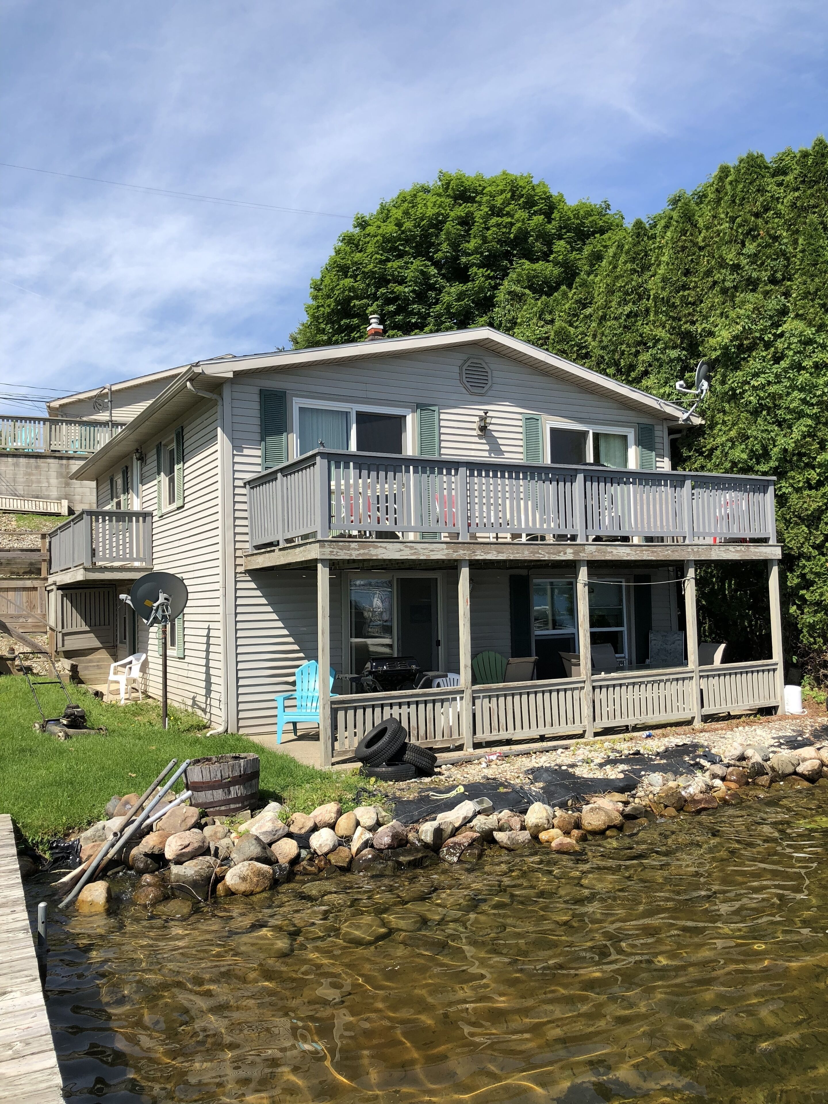 Two Bed Rooms with a sunrise lakefront view