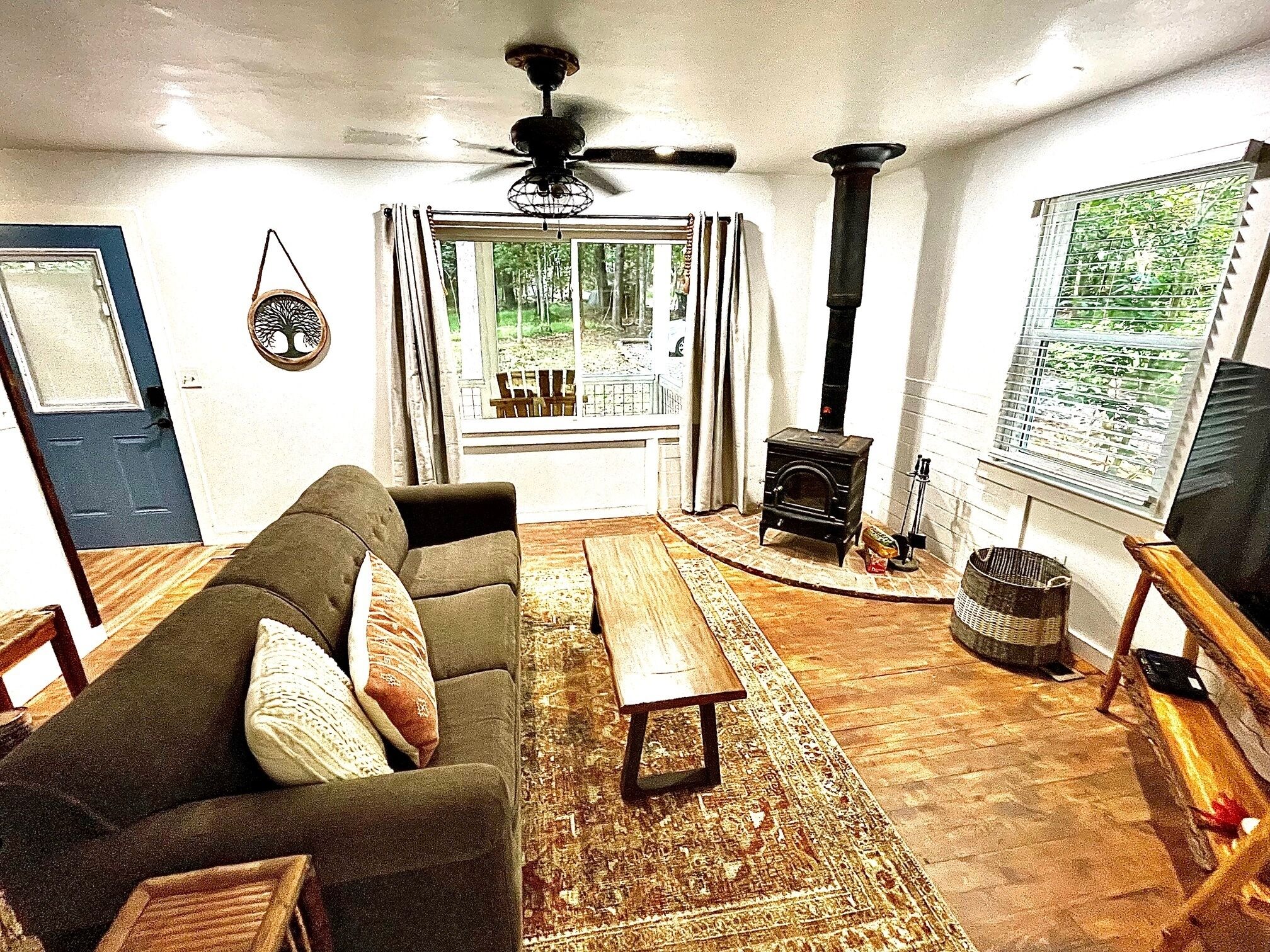 Smart TV, fireplace, offices