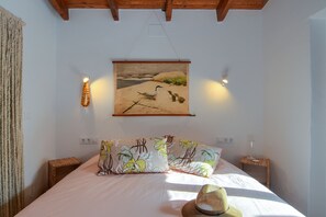 4 slaapkamers, een strijkplank/strijkijzer, gratis wifi, beddengoed