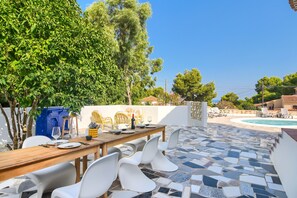 Outdoor dining - Villa for 10 people with sea view and swimming pool (dénia)