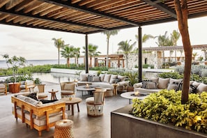 3 restaurantes; se sirven desayunos