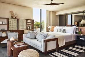 Artículos del minibar gratis y caja de seguridad en la habitación 