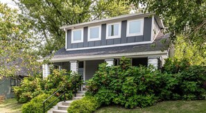 تفاصيل الفندق من الخارج