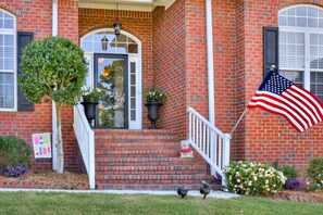 تفاصيل الفندق من الخارج