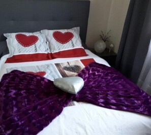 1 bedroom, iron/ironing board, bed sheets