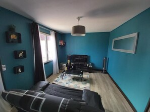 1 bedroom, iron/ironing board, bed sheets