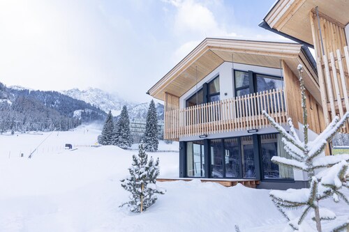 Chalet with 4 bedrooms,  sauna & fireplace