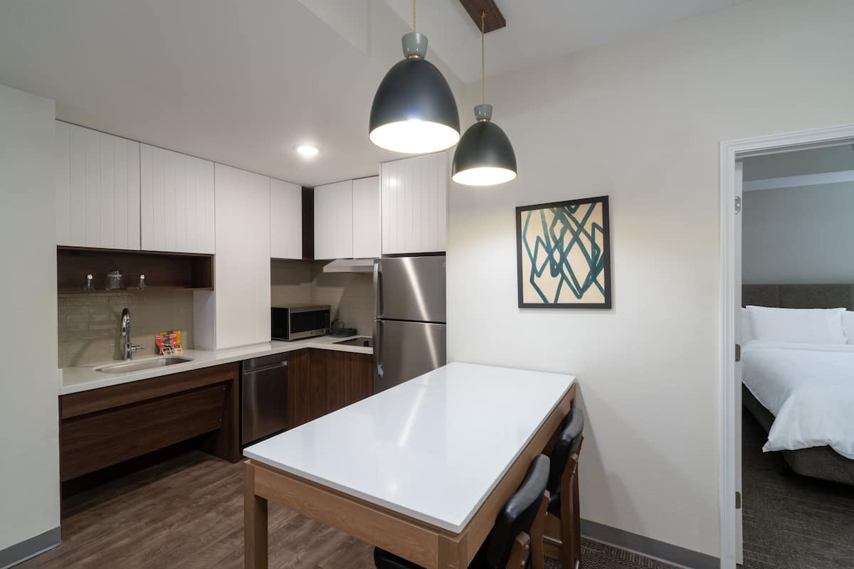 Suite, 1 Bedroom, Mobility Accessible, Kitchen (Accessible Tub) | Soundproofing, free WiFi, bed sheets