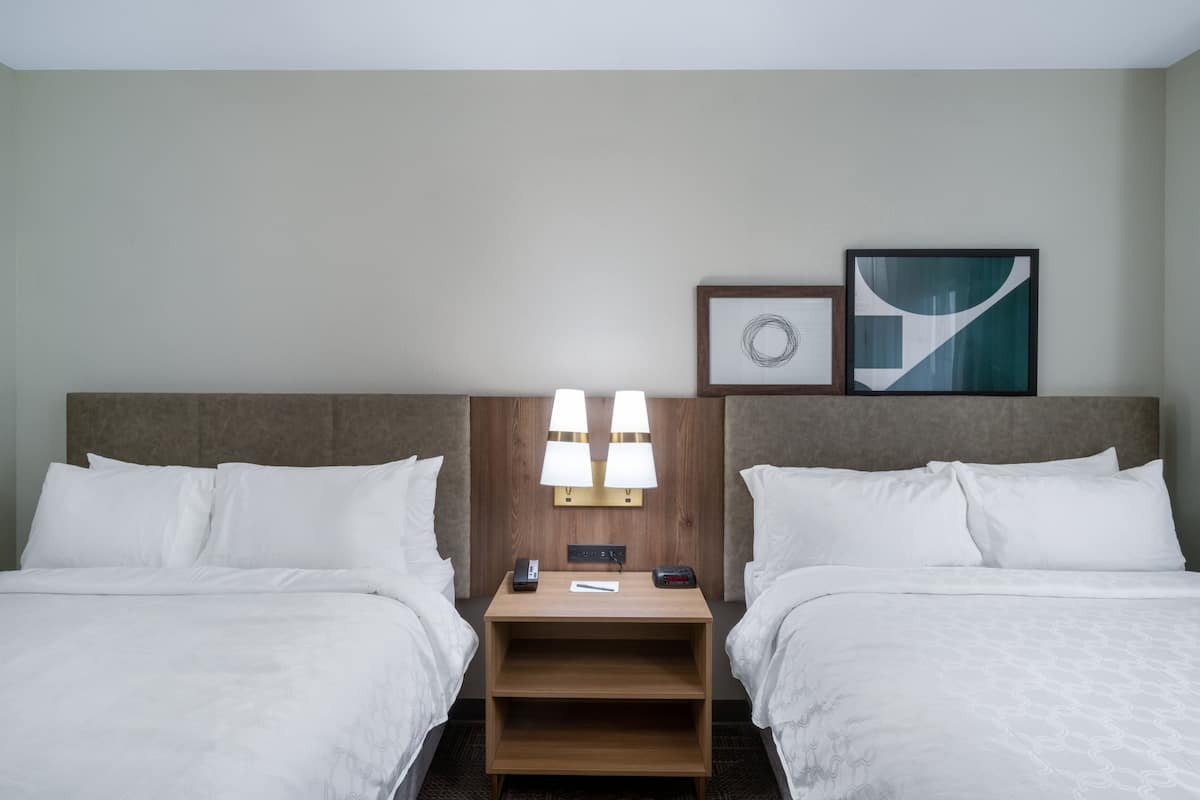 Suite, 1 Bedroom, Accessible, Kitchen (Communications) | Soundproofing, free WiFi, bed sheets