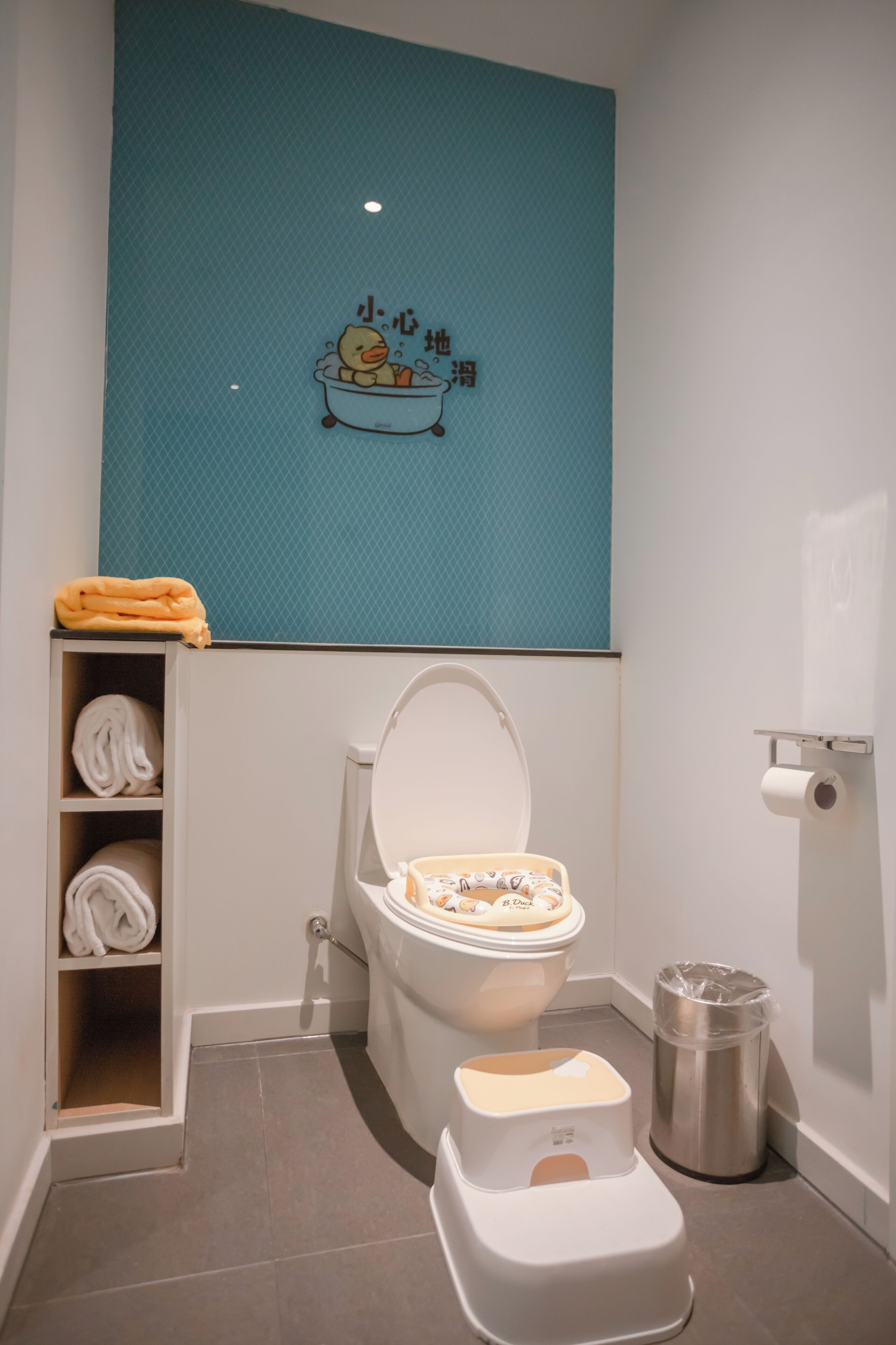 standard room, 1 king bed (extra floor space, kids theme) | bathroom | free toiletries, hair dryer, slippers