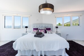 5 bedrooms, iron/ironing board, free WiFi, bed sheets